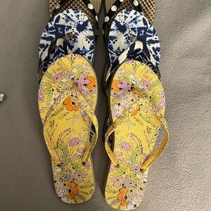 Sunny Floral Sandals Vera Bradley 3 pair